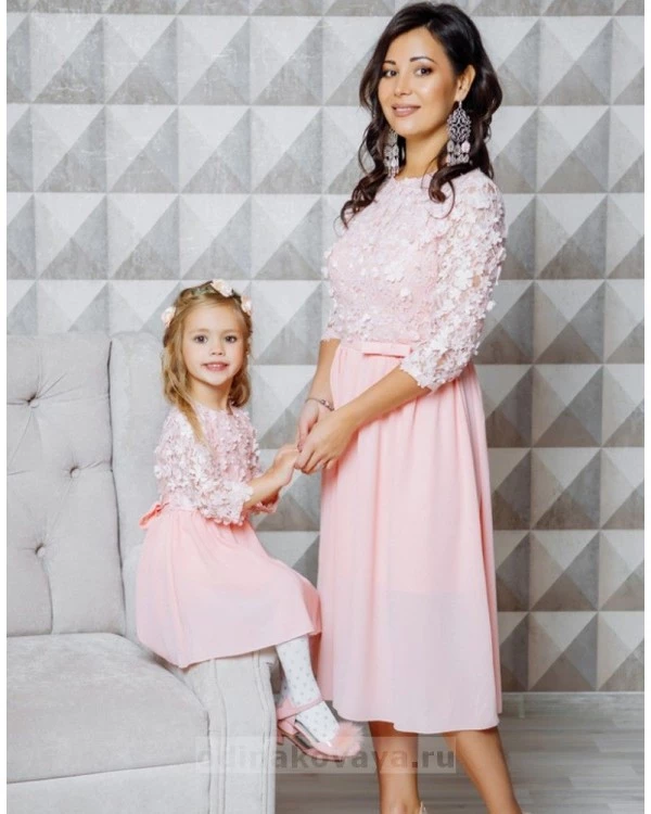 Комплект нарядных платьев мама и дочка Флёр М-2108 пудра