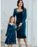 Одинаковые бархатные платья для мамы и дочки Селебрити темно-бирюзовые  М-2177