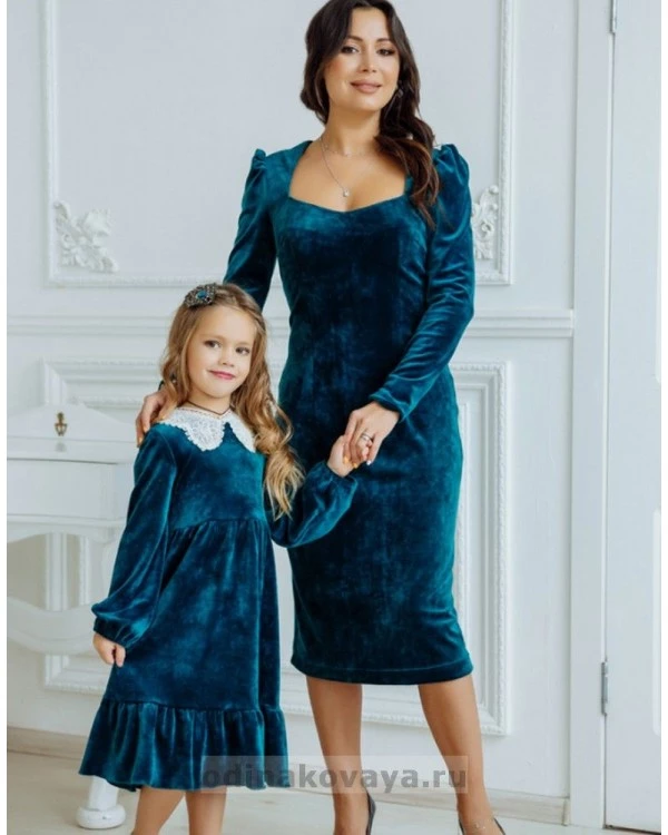 Одинаковые бархатные платья для мамы и дочки Селебрити темно-бирюзовые М-2177 цвет темно-бирюзовый купить в интернет-магазине odinakovaya.ru