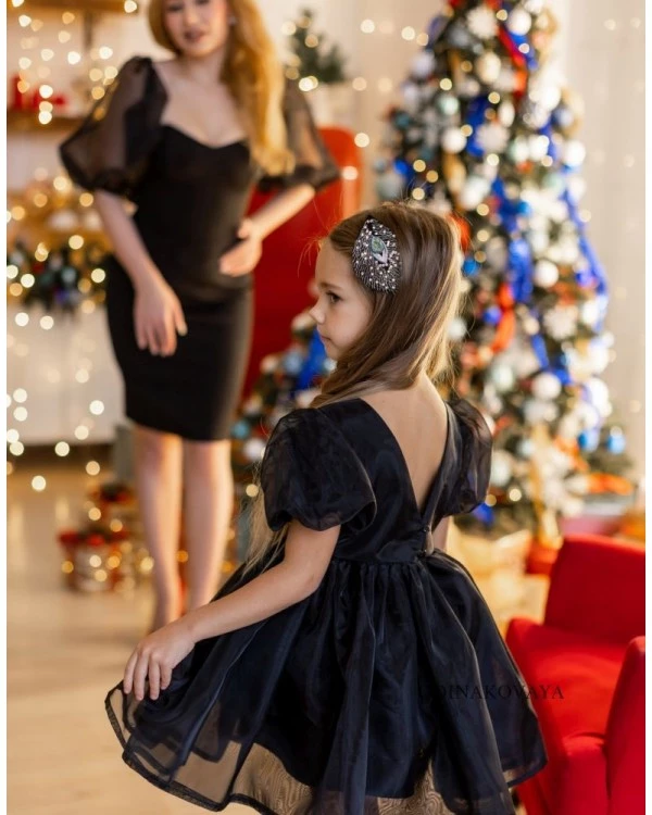 Комплект вечерних нарядных платьев в одном стиле для мамы и дочки Мэрилин М-2203 черный