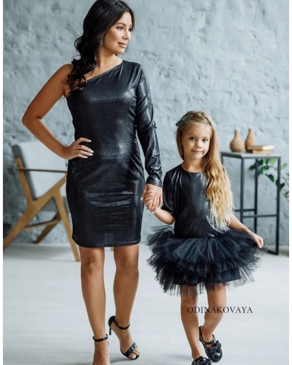 Блестящие праздничные платья для мамы и дочки черного цвета  family look Голливуд М-2153