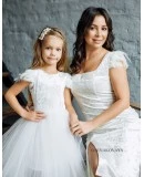 Комплект нарядных бархатных платьев для мамы и дочки Николь М-2201 молоко