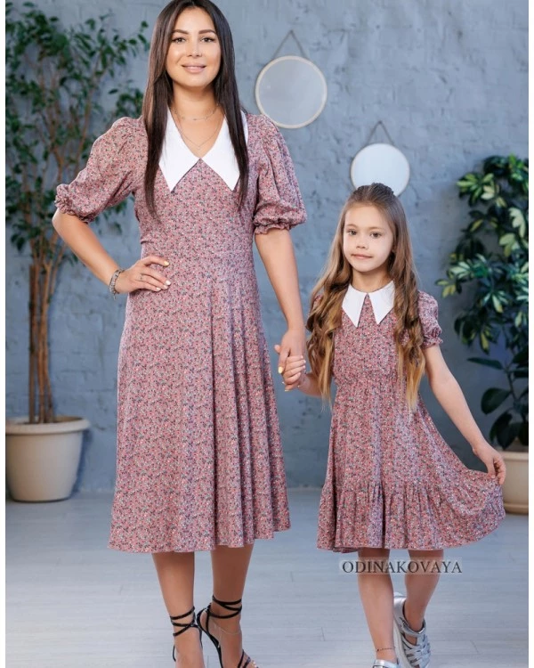 Комплект платьев с белым воротником в одном стиле для мамы и дочки Карамель М-2217